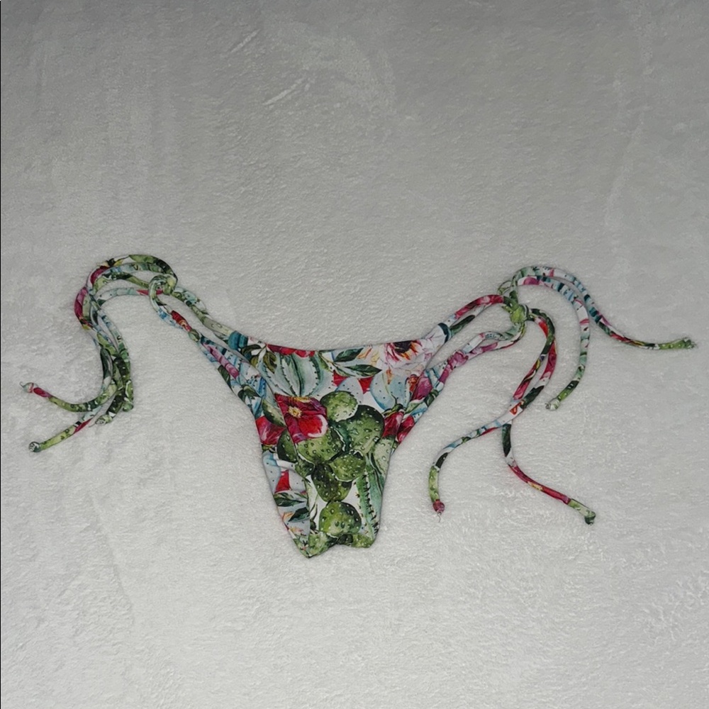 MAHELI HELI roche bikini bottom super cheeky size XS